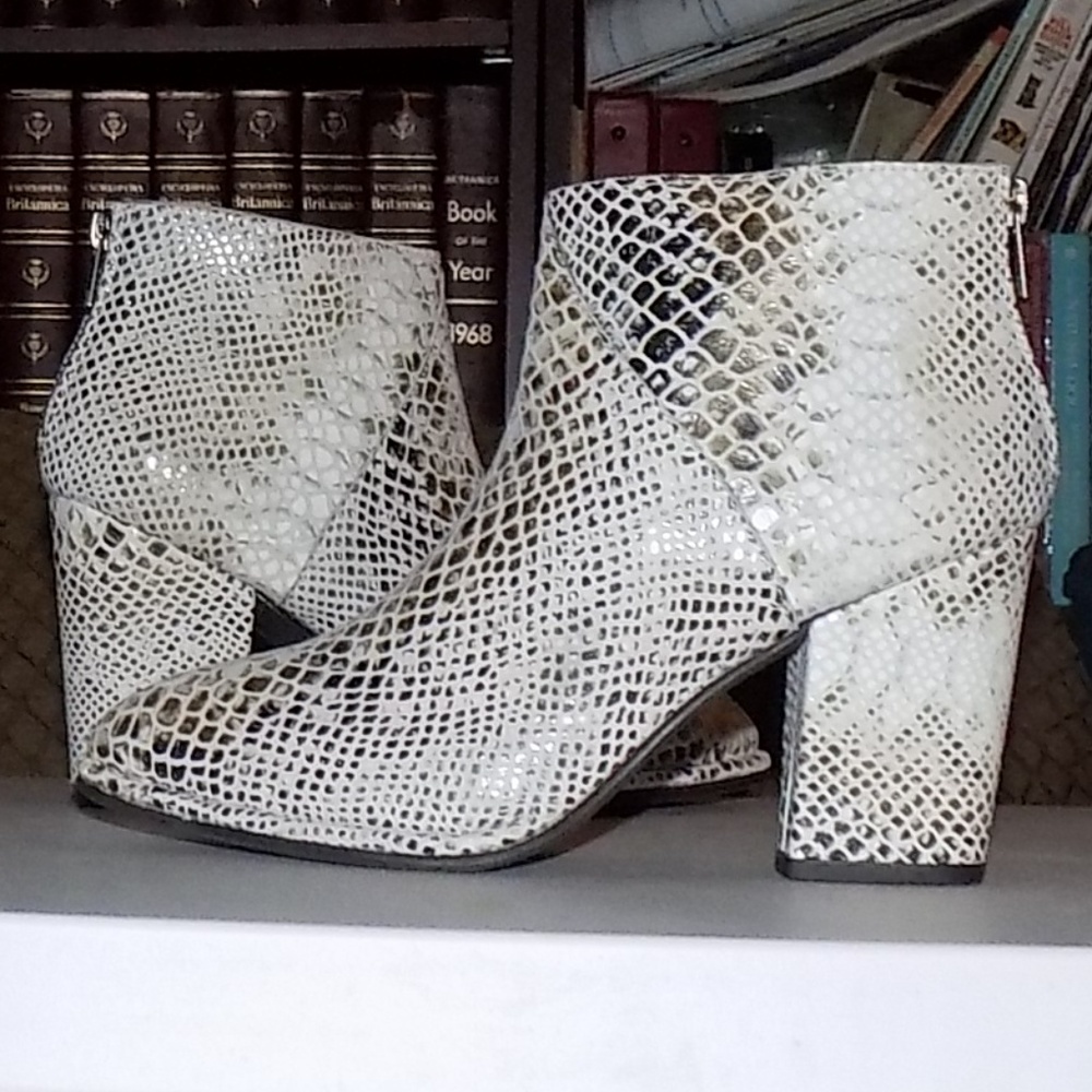 New Diba True Pay Phone Snake embossed Leather